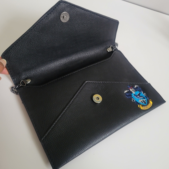 NWT Danielle Nicole Harry Potter Ravenclaw Clutch/Crossbody Bag - Picture 4 of 9
